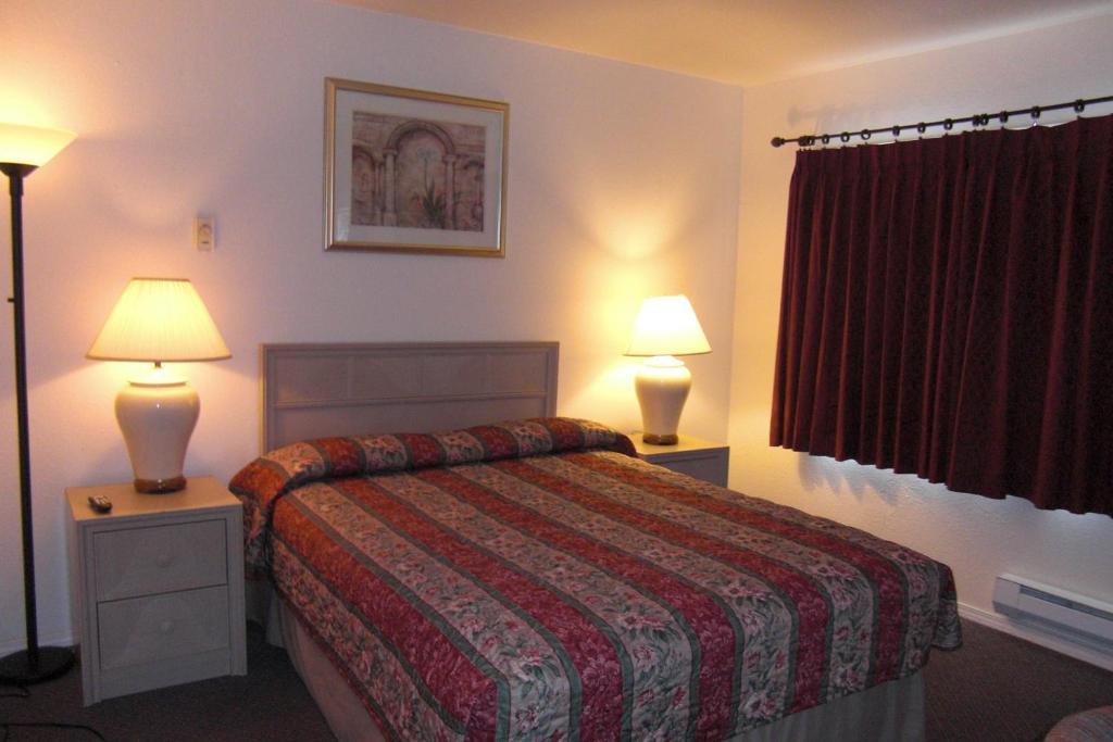 Front Street Inn Crescent City Bilik gambar